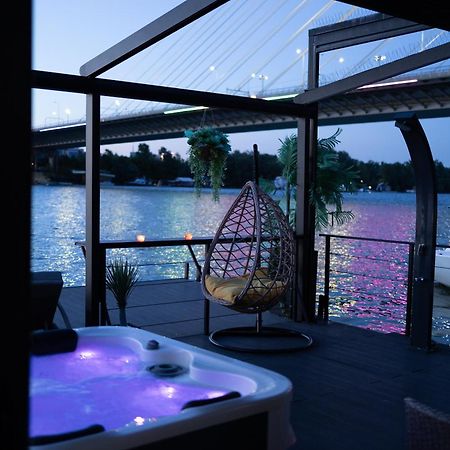 Ada Moment Splav- Kuca Na Reci Beograd- Floating House On Sava River ,Belgrad Zewnętrze zdjęcie