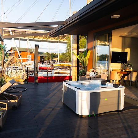 Ada Moment Splav- Kuca Na Reci Beograd- Floating House On Sava River ,Belgrad Zewnętrze zdjęcie