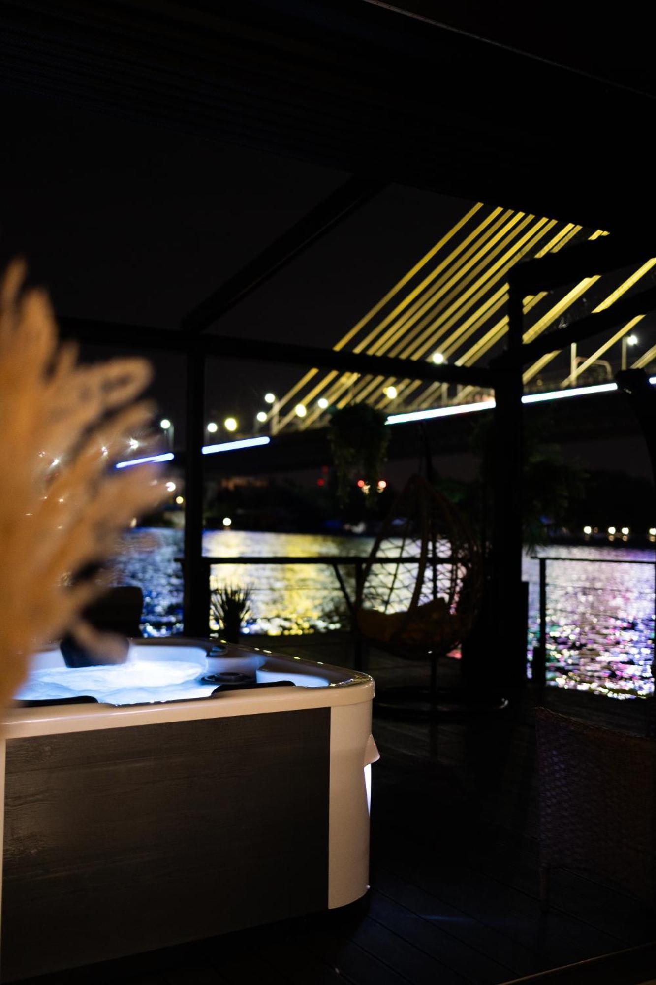 Ada Moment Splav- Kuca Na Reci Beograd- Floating House On Sava River ,Belgrad Zewnętrze zdjęcie