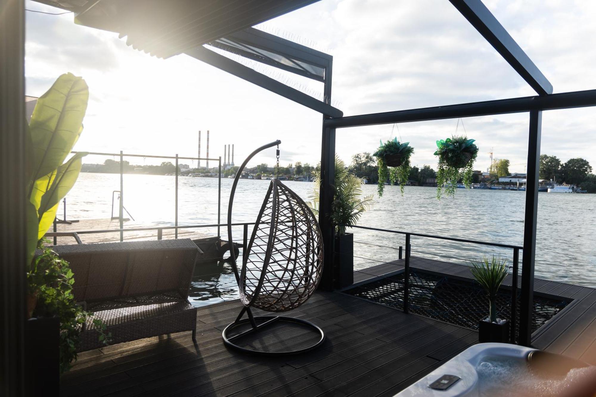 Ada Moment Splav- Kuca Na Reci Beograd- Floating House On Sava River ,Belgrad Zewnętrze zdjęcie